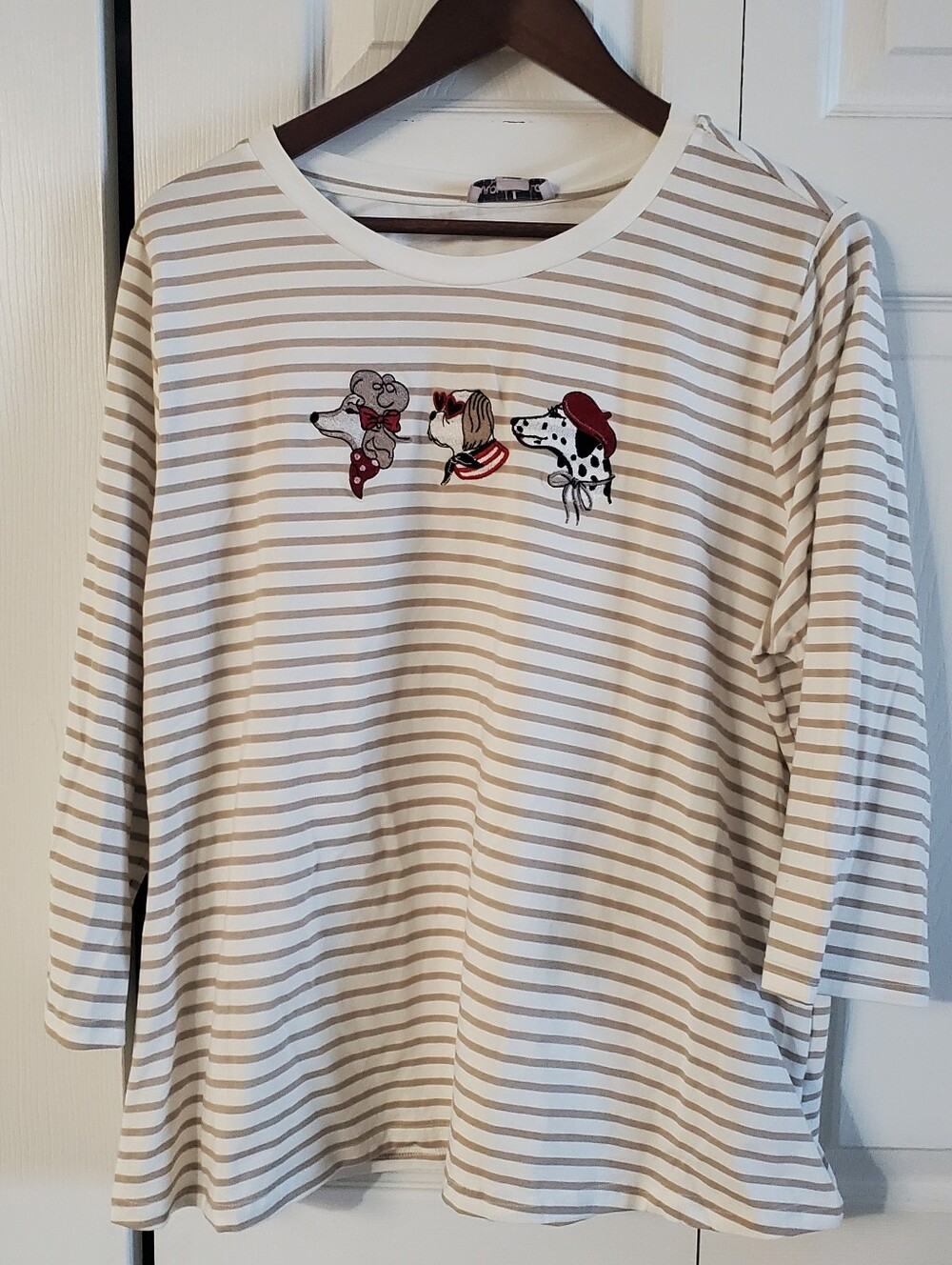 CAROLYN TAYLOR NWT 2X. DOGS  Embrodery. Tan Whute Stripes. Retro